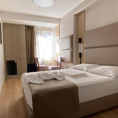 Otel Yenikapi Istanboel Buitenkant foto