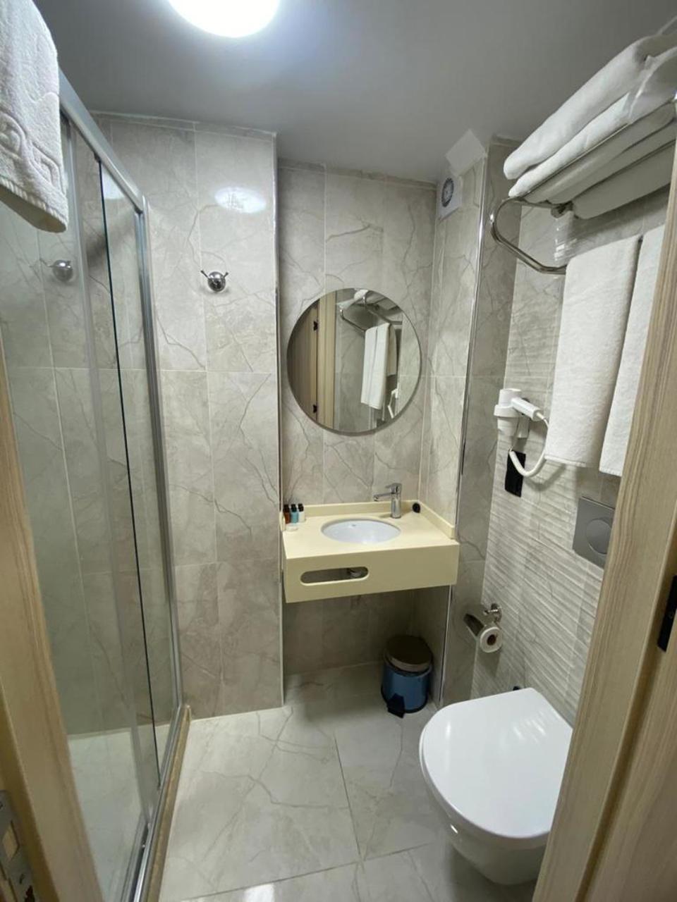 Otel Yenikapi Istanboel Buitenkant foto